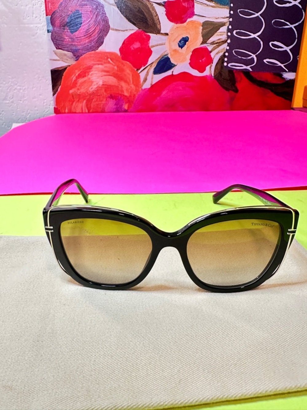 Tiffany & Co. Black Cat-Eye Sunglasses no scratches in great condition - Picture 5 of 12